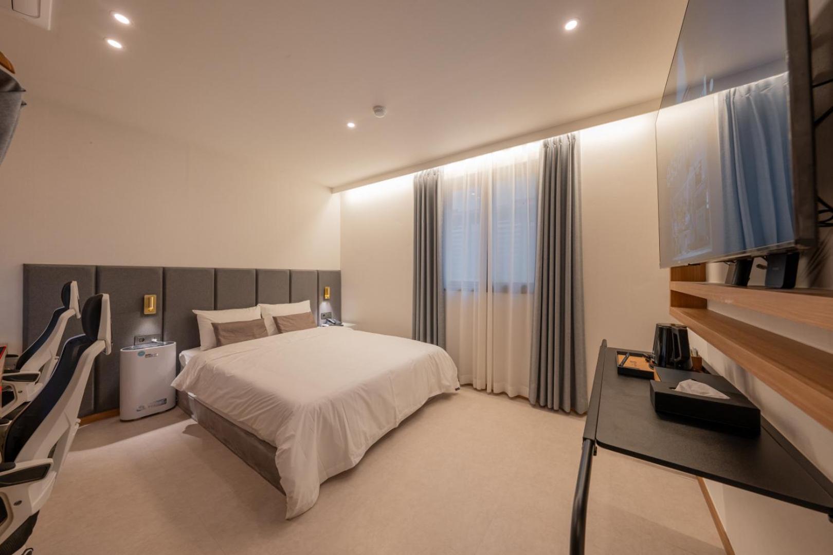 H-Avenue Hotel Munhyeon Пусан Екстер'єр фото