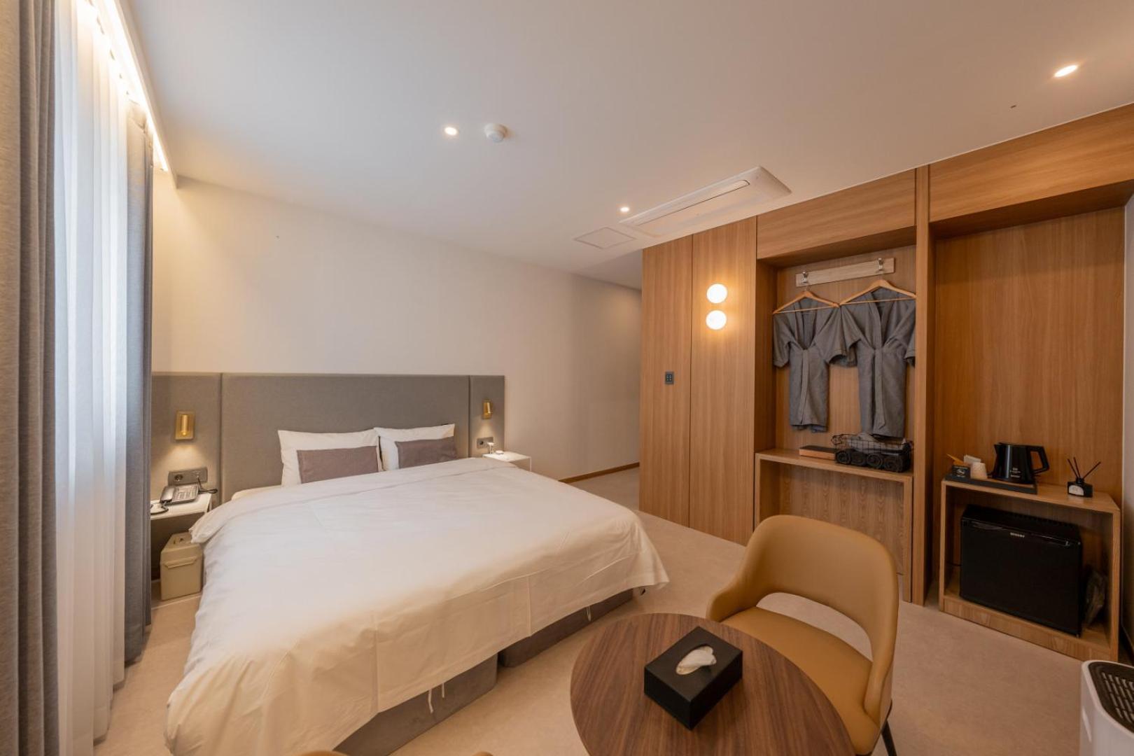 H-Avenue Hotel Munhyeon Пусан Екстер'єр фото